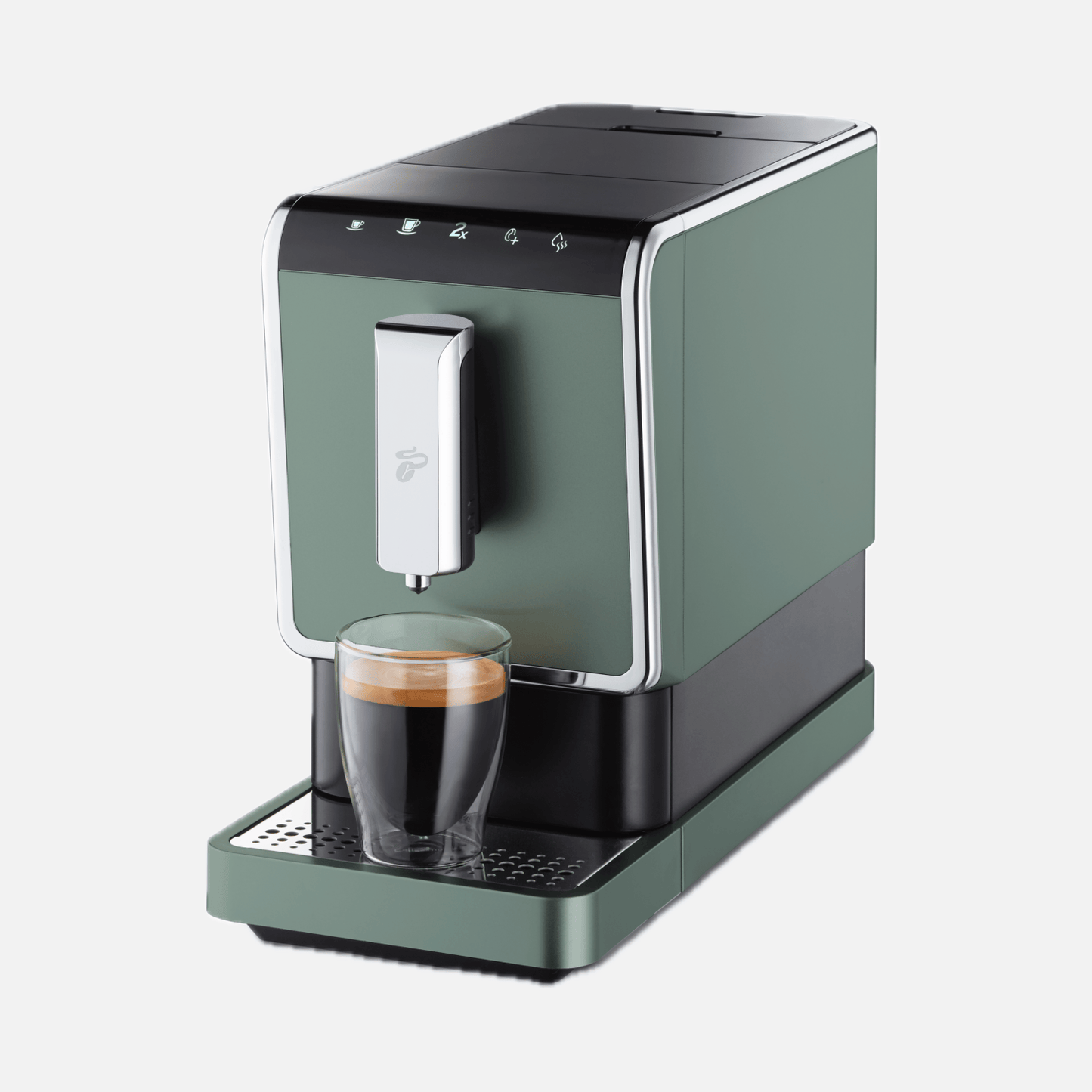 Seitliche und leicht erhöhte Ansicht des Tchibo Esperto Caffè in Mint, mit einer Tasse unter dem Auslauf. Das Bild ist freigestellt.